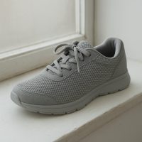 Zapatilla de malla gris